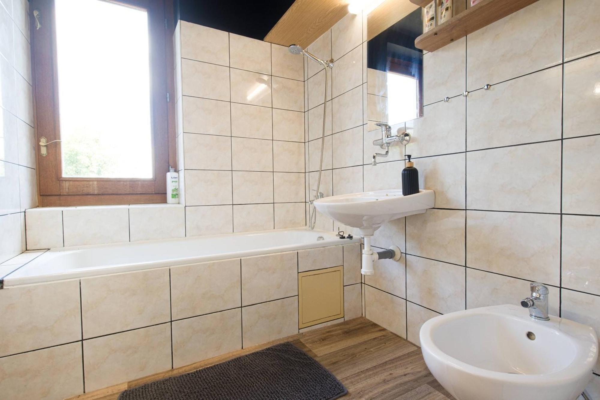 Apartman Kralik Нове-Место-над-Метуйи Экстерьер фото